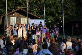 Abendgottesdienst im Kindercamp