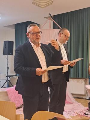 Kreispfarrer Scheuer und Bischof Adomeit